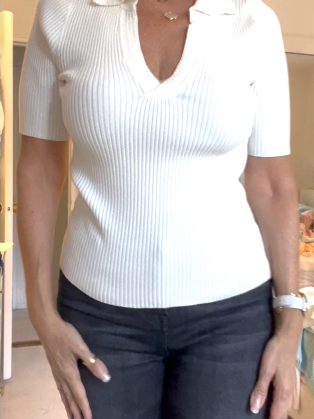 Marled off-white V- neck ribbed knit top size M